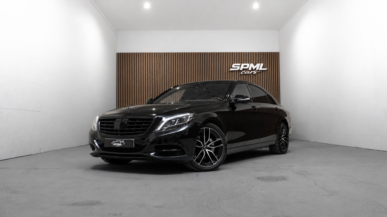 SPML cars showroom – černý Mercedes-Benz S-Class
